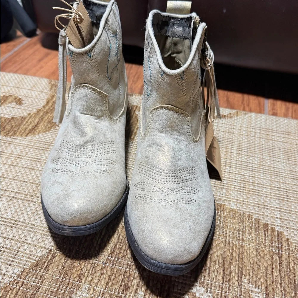 BIG BUDDHA Cowgirl Cowboy Gold shimmer Ankle Boots, BNWT Size 8 - Picture 2 of 14